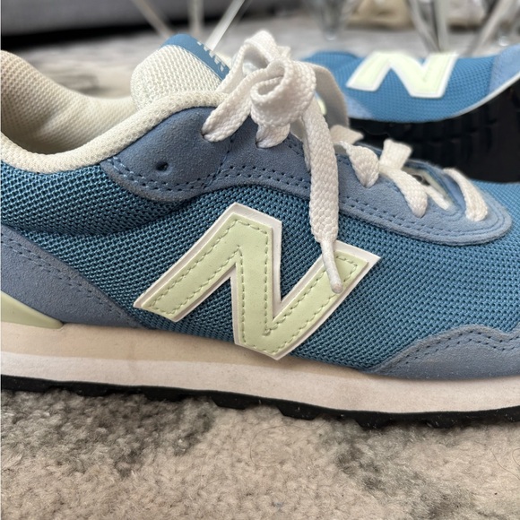 New Balance 515 Woman’s Retro Sneakers in Blue and White - Picture 7 of 10